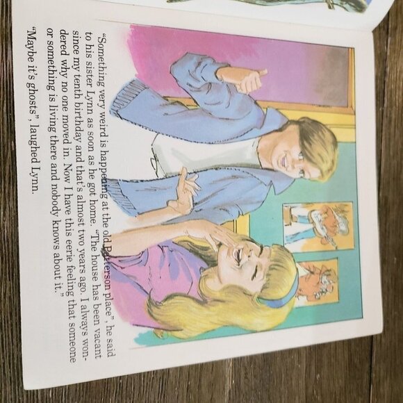 Vintage Ghostbusters Meet the Laser Ghost Copyright 1985 Paperback Book  - Picture 6 of 10